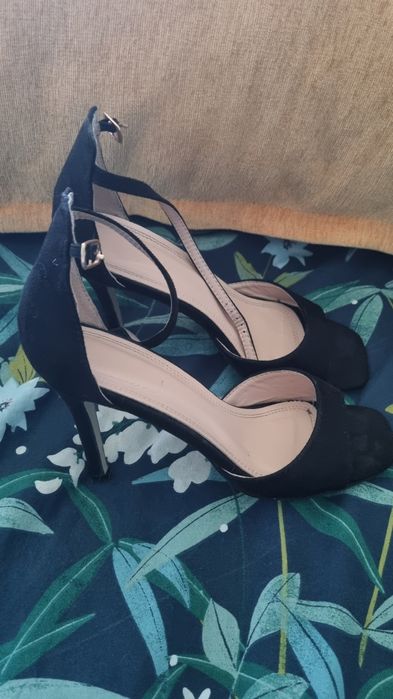 Buty damskie na obcasie