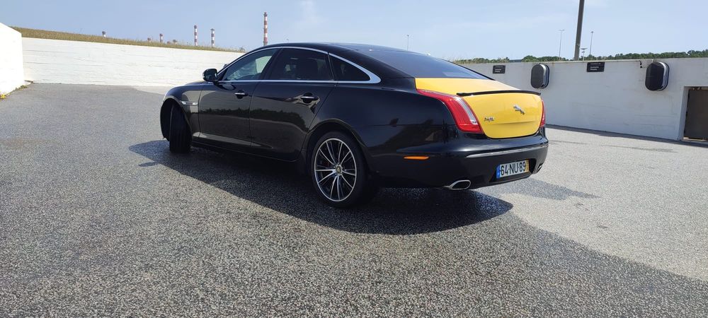Vendo ou troco por carros ou motas Jaguar XJL 3.0 D bitubo único 256 mil kms fim de 2012 aceito retoma