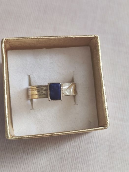 Pierścionek srebrny z lapis lazuli