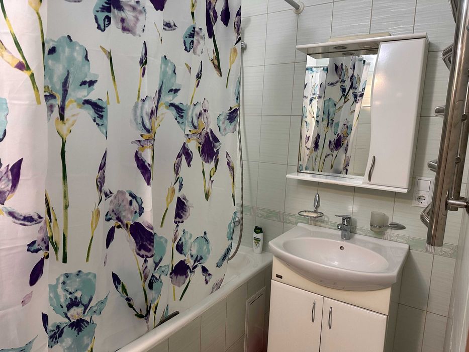 Квартира двокімнатна в Києві подобово