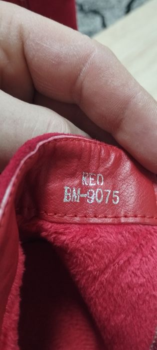 Czerwone buty na obcasie nowe Rozmiar 41