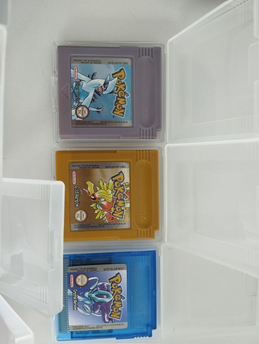 Gameboy color Pokémon com 7 jogos Pokémon e acessórios