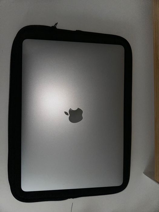 MacBook Air 13″ em Excelente Estado