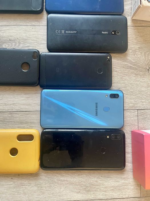 Телефони Samsung Xiaomi