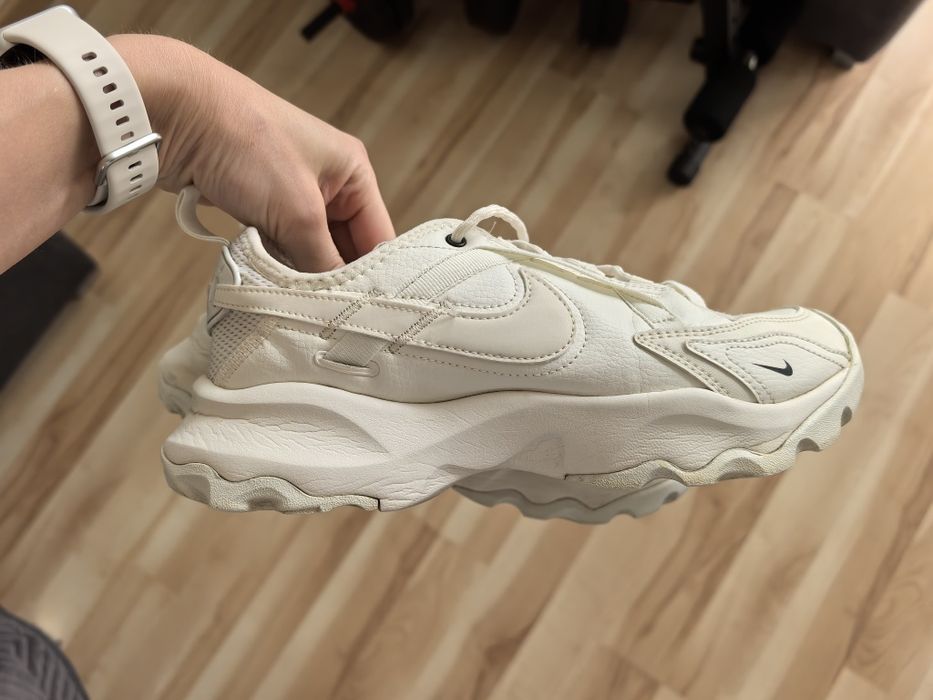 Sneakersy Nike 37