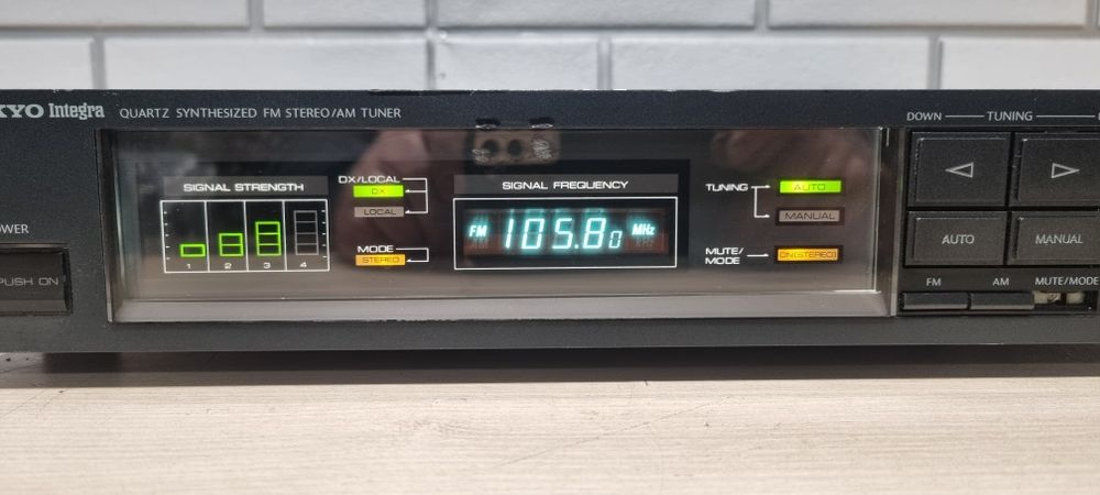 Tuner radiowy ONKYO T-4015 Integra.  Japan