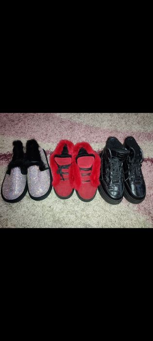 Продам лофери угги в стразах