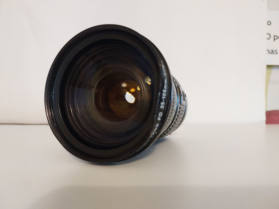 Lente Canon FD 35-105mm f/3.5 (para reparação)