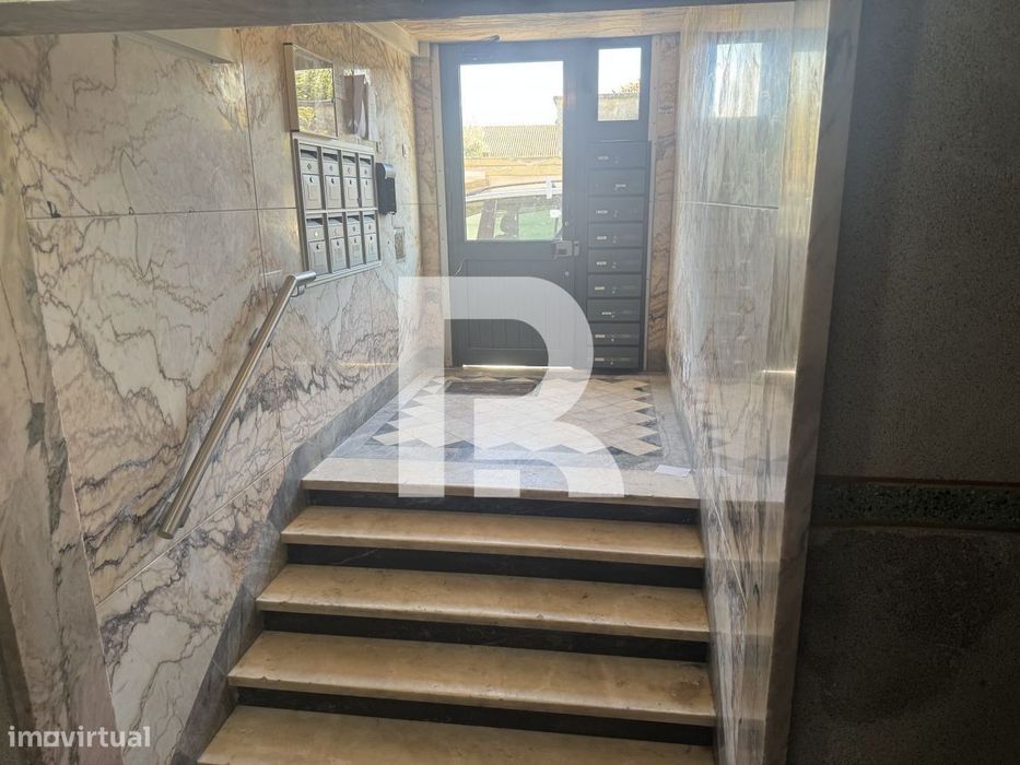 Apartamento T3 totalmente remodelado na Venteira