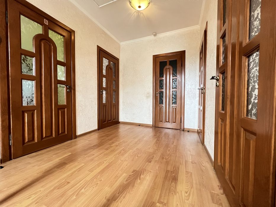 Продам якісний будинок з каміном, лазнею та альтанкою