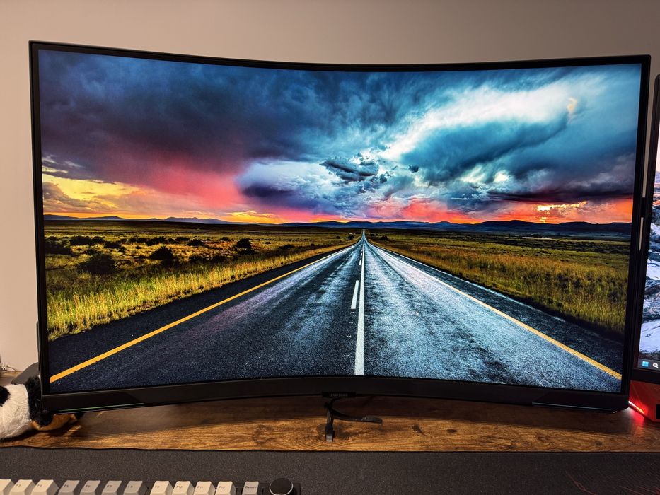 Monitor Samsung Odyssey G8 Neo 4k 240hz