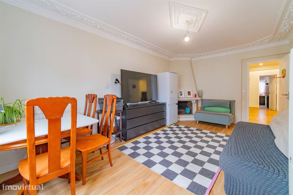 Apartamento de 4 assoalhadas na Amoreira