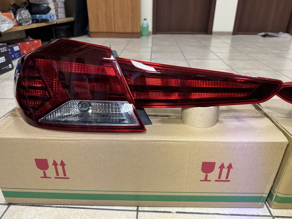 Фонарь фонарі зад задний Hyundai Elantra ad 18-20