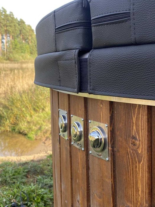 Balia od ręki z jacuzzi, podświetleniem i piecem na drewno