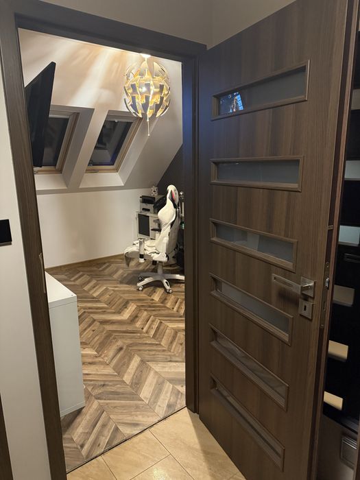 Drzwi wewnetrzne do pokoju 90-siatki prawe