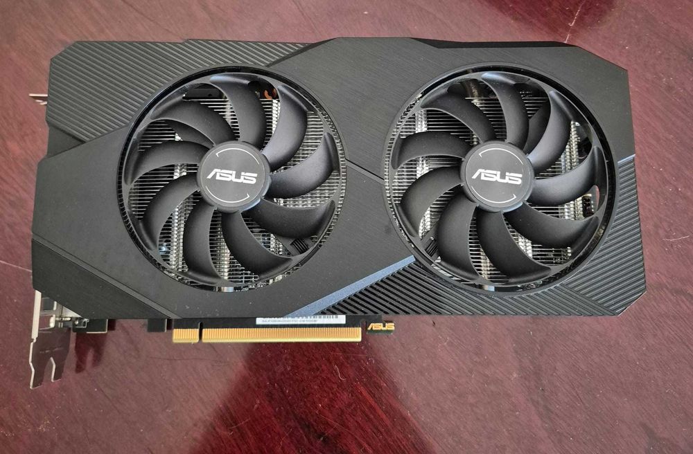 Placa Gráfica: ASUS Dual GeForce RTX 2060 EVO (6GB)