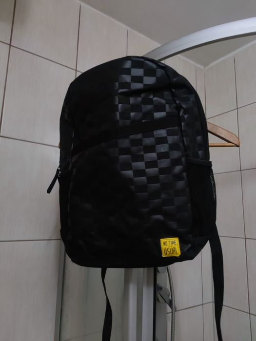 plecak backpack rucksack tornister czarny black szachownica kratka kra