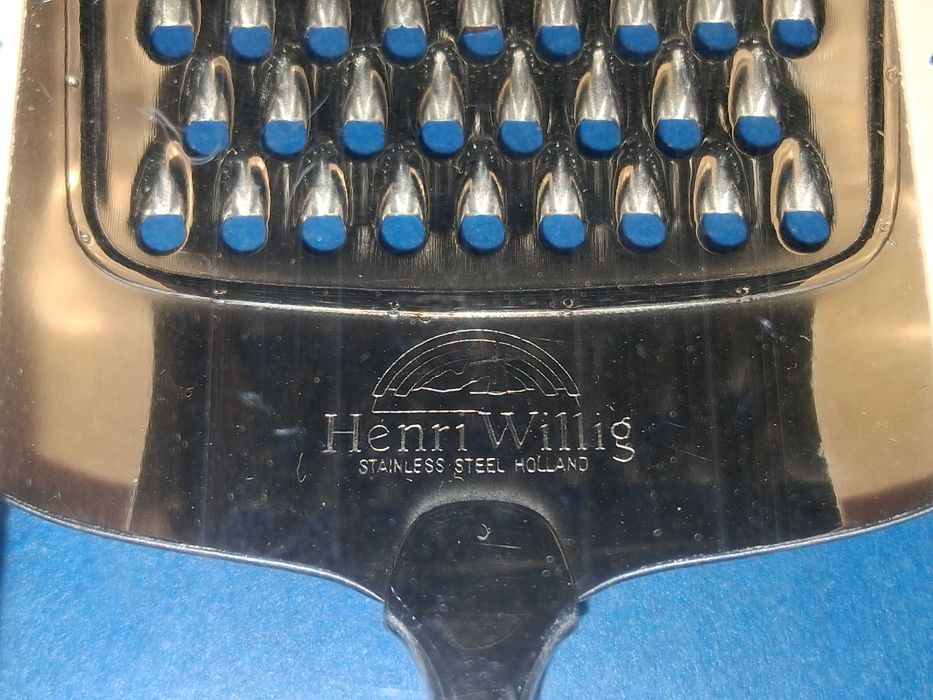 Ralador de queijo - cabo em porcelana