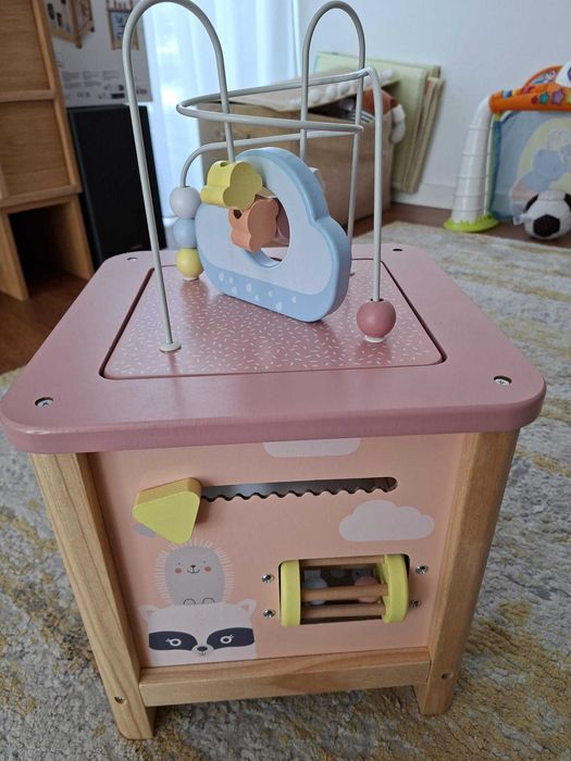 mesa de atividades em madeira