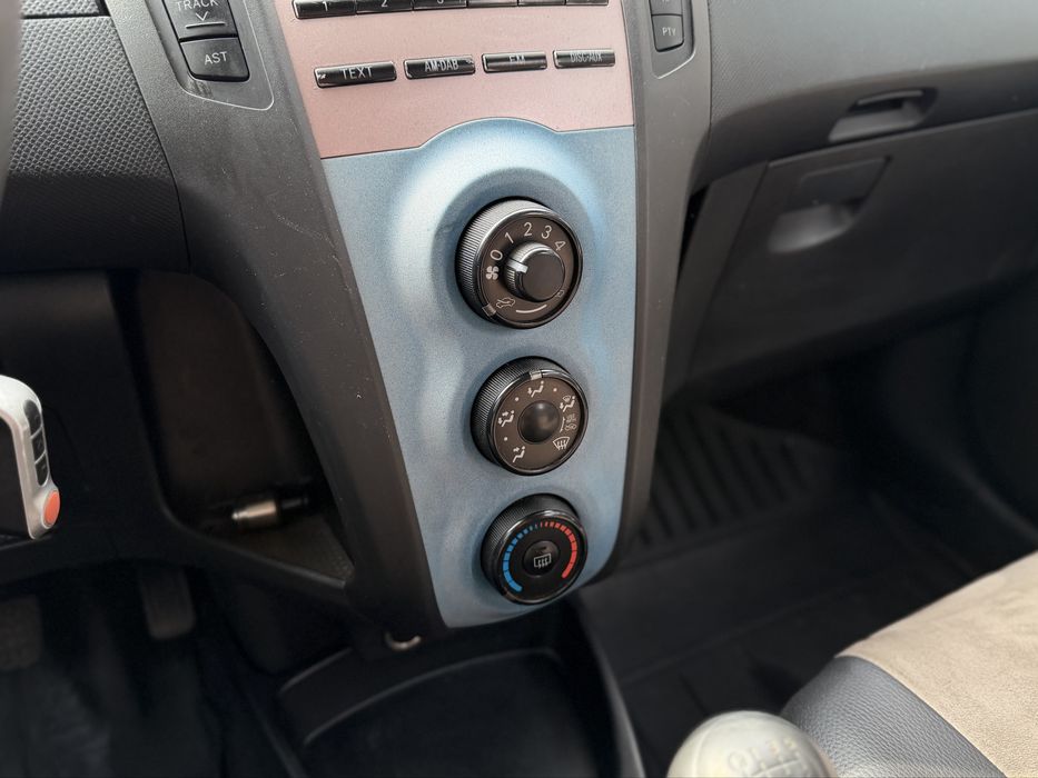 TOYOTA YARIS 2011 року, 1.4 дизель, механіка, передній привід.
