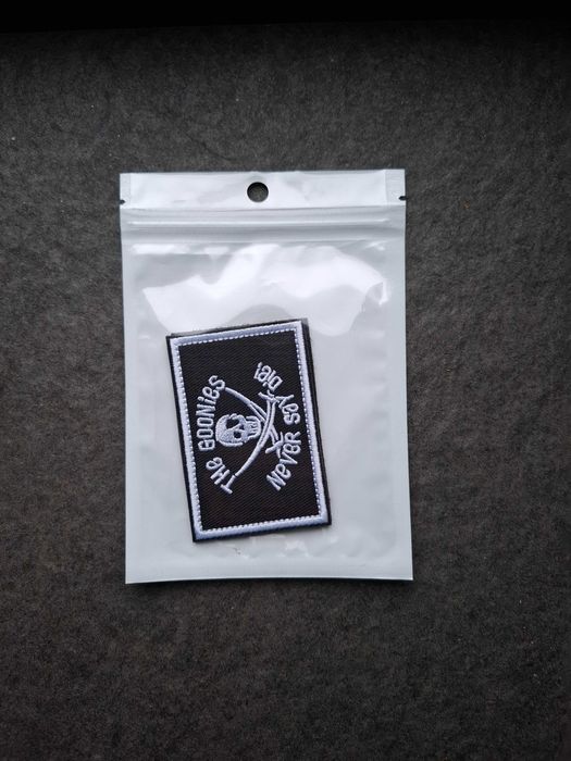 Naszywka The Goonies Never Say Die na rzep – patch retro film 80s