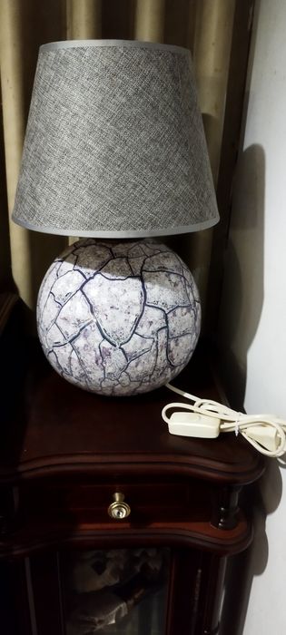 Candeeiro de mesa em porcelana