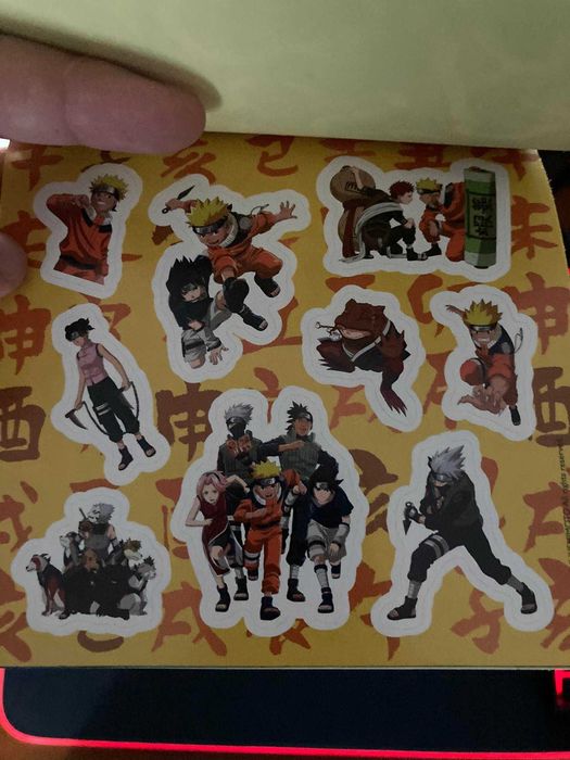 Naruto calendário e livro de autocolantes