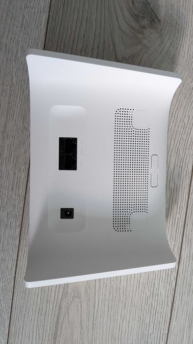 Router TCL HH132VM