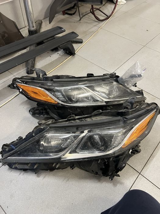 Фари правая  под ремонт камри 70