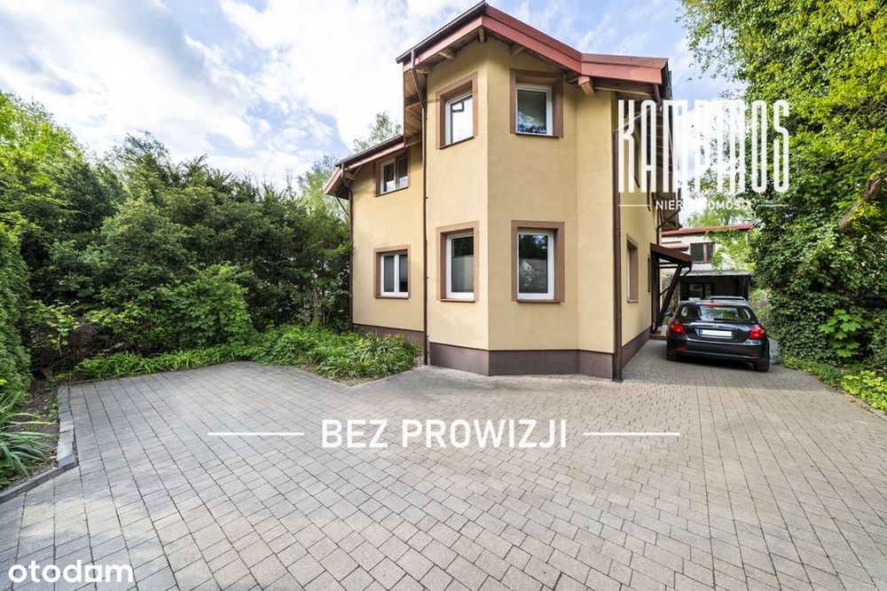 Funkcjonalny dom w centrum Izabelina C
