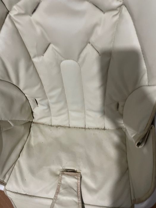 Стіл для годування