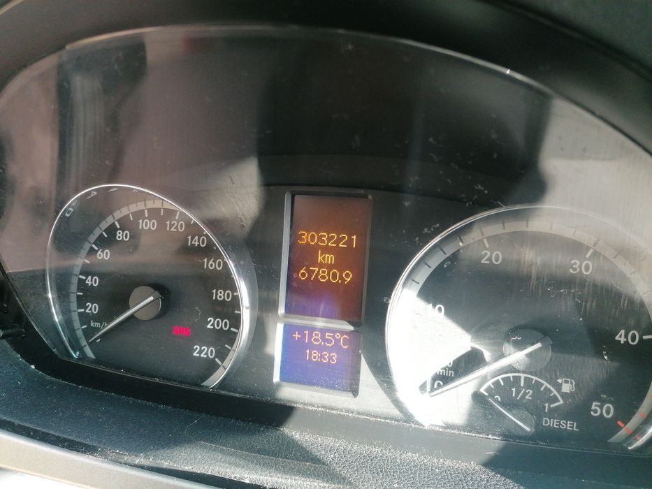 Mercedes- Benz Vito