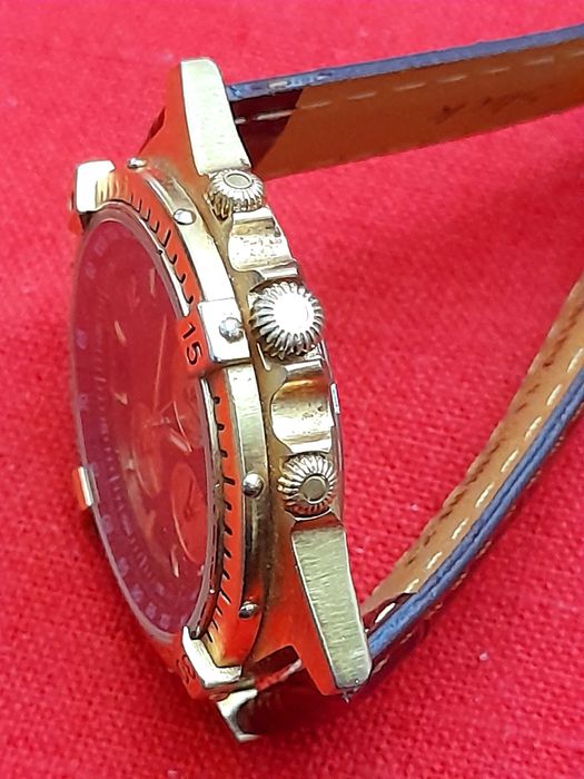 V E N D I D O.       Breitling multifunções