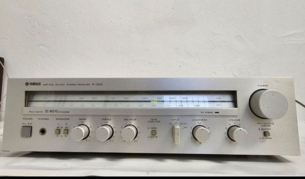 Amplituner Yamaha R-300. Made in Japan