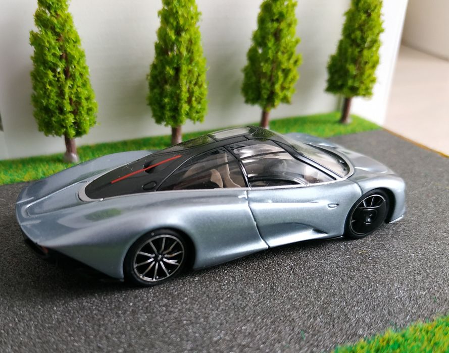 McLaren Speedtail 1:64 LCD