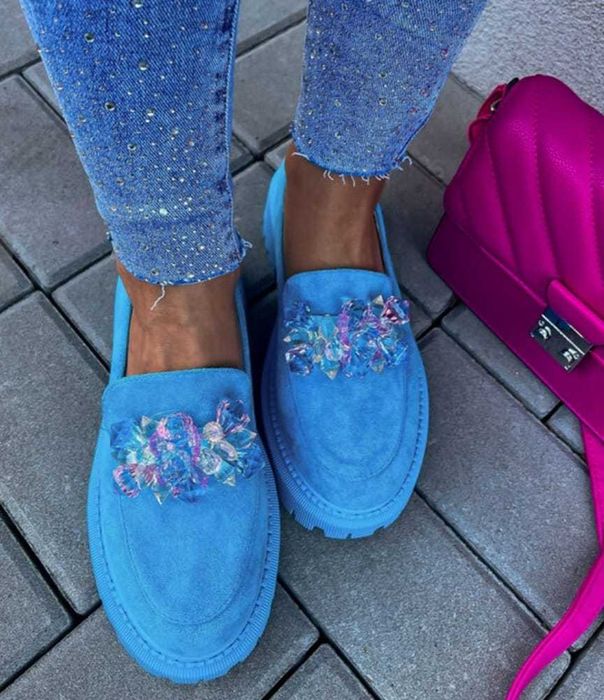 Niebieskie mokasyny z kamieniami na platformie rozmiar 39