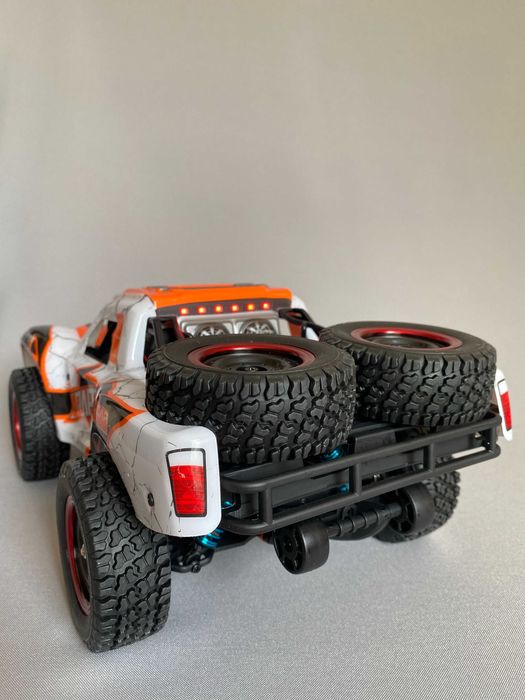 Швидкісна машинка на радіокеруванні JJRC Q130В