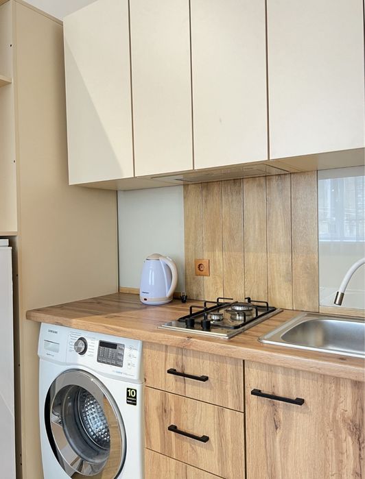 Сучасні апартаменти в центрі міста - Лазнева 8