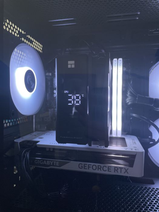PC Gamer i5 14th + RTX 5060