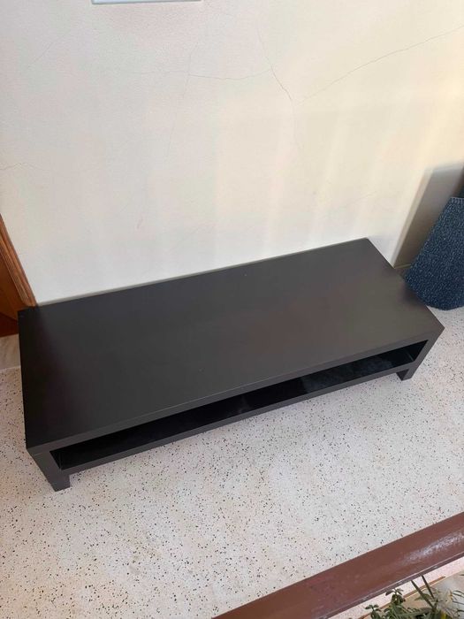 Móvel Sala da TV IKEA LACK - Castanho Escuro - Dimensões: 150 cm x 55 cm x 35 cm