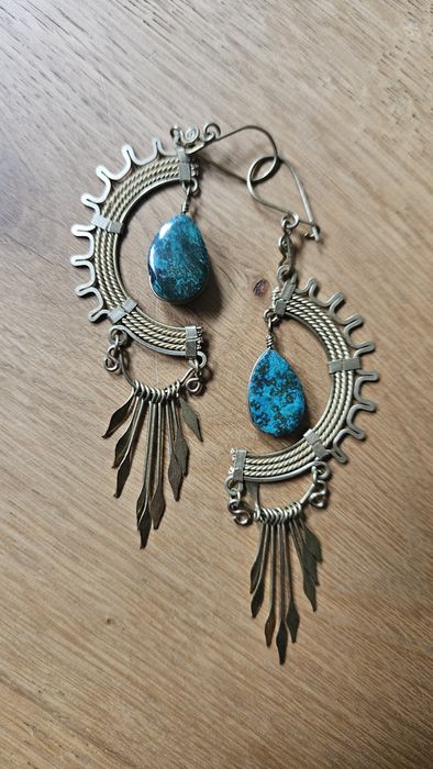 Kolczyki metalowe z Peru, z kamieniem chryzokola Unikat