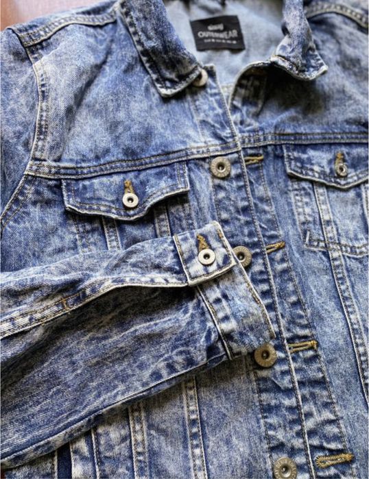 Джинсова жіноча куртка