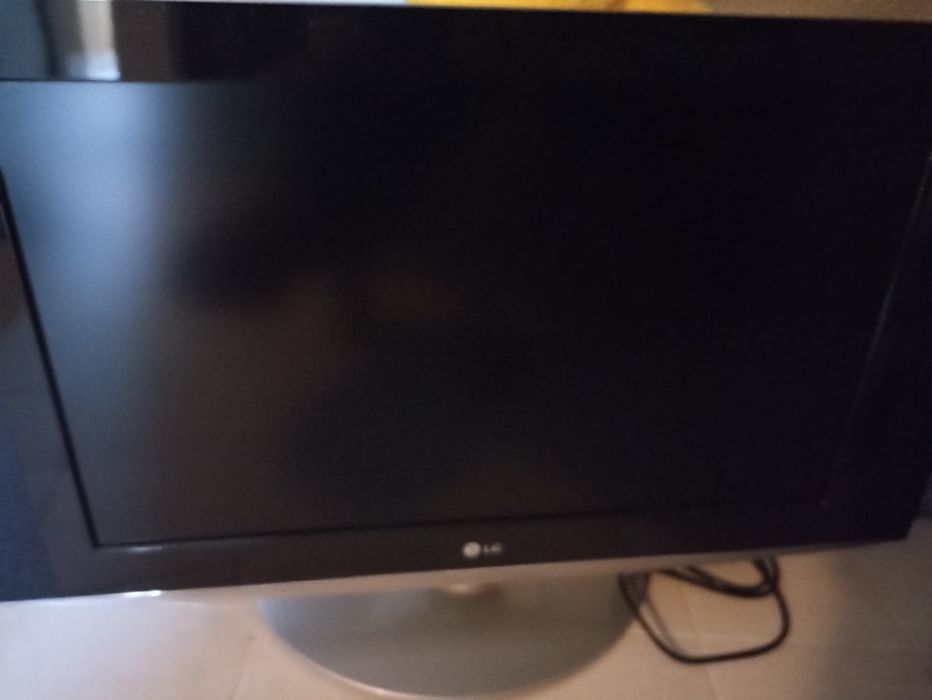 Televisão LG 32LX2R Benfica • OLX Portugal