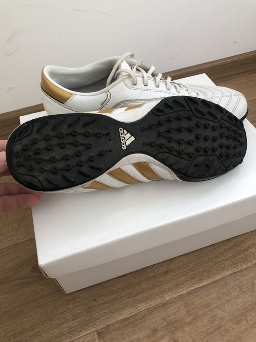 Сороконожки Adidas Adinova