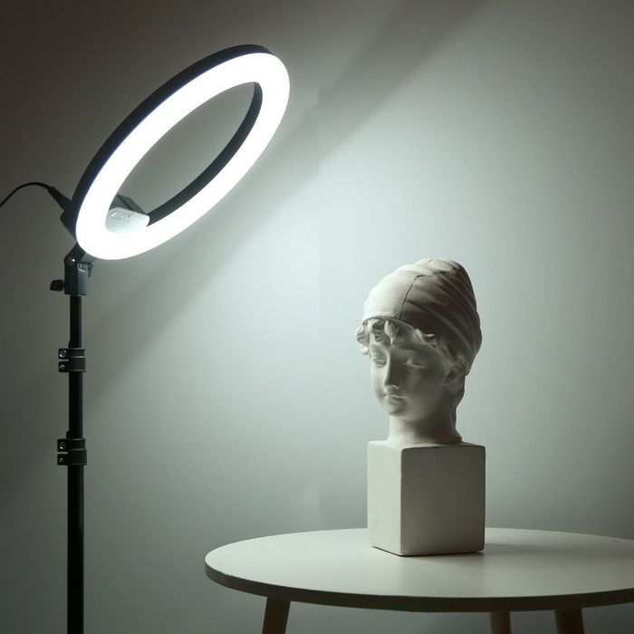 Кільцева LED лампа