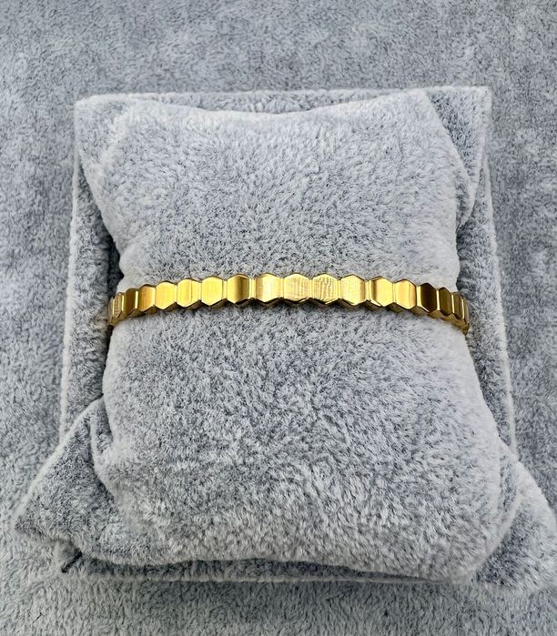 Pulseira Rígida Hexagonal em Aço Inoxidável – Banho Ouro 18k