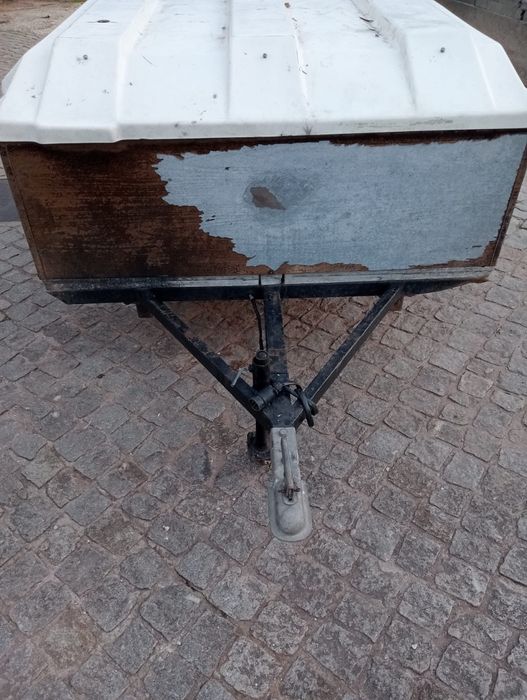 Reboque atrelado carro