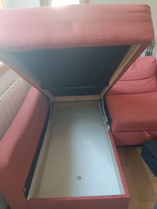 Sofá-cama vermelho Friheten (IKEA)