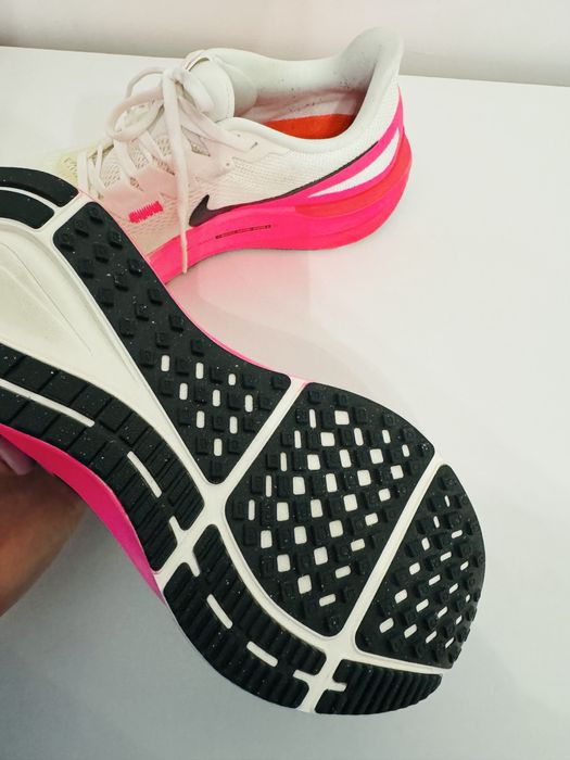 Жіночі кросівки для бігу Nike Air Zoom Structure 25