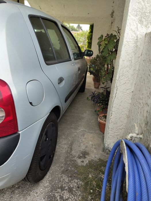 Renault Clio 1.2 Gasolina de 2002 foto 5